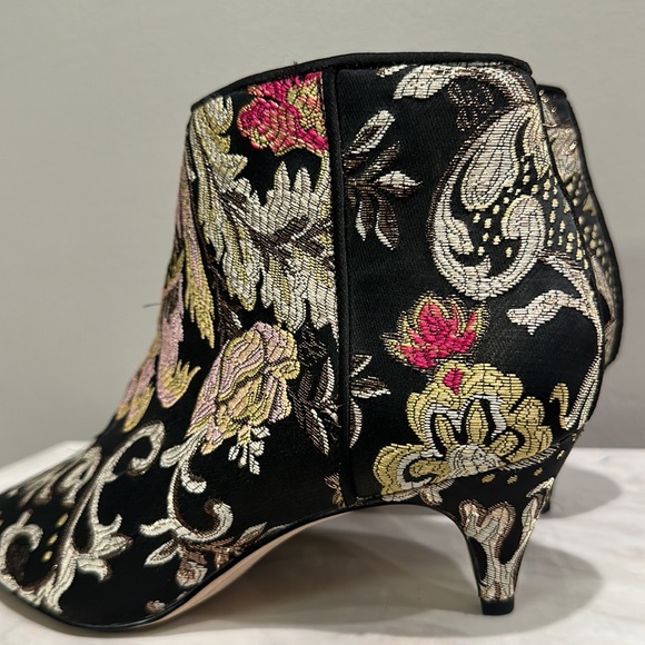SAM EDELMAN Black Floral Embroidered Kinzey Round Toe Cone Heel Booties 7.5 - Picture 9 of 14